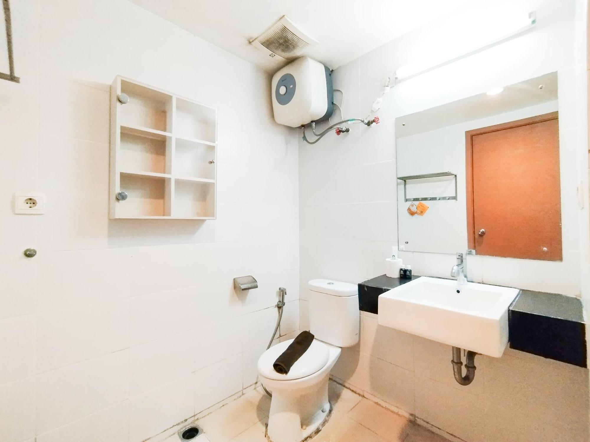 Simply And Comfy Studio Room Apartment Beverly Dago By Travelio Bandung Exteriör bild